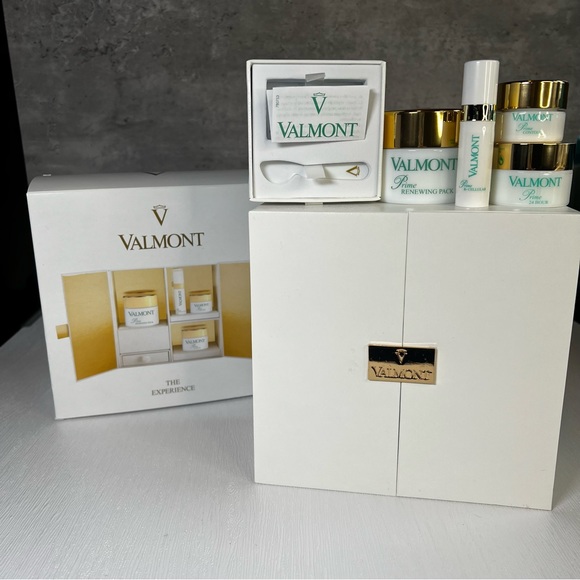 Valmont Other - Valmont
The Experience
Prime Renewing Pack
6pc
Luxury
Gift set